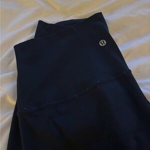 Lululemon Athletica Dark Blue Ribbed Capri Leggings
